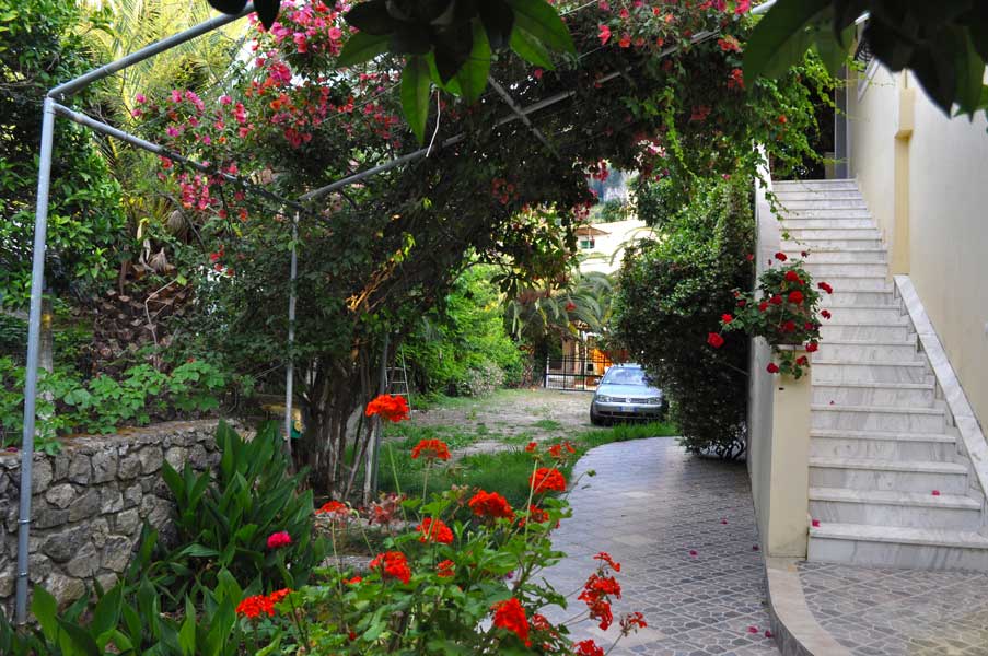 Corfu holiday home "Litsa" - exterior stairs