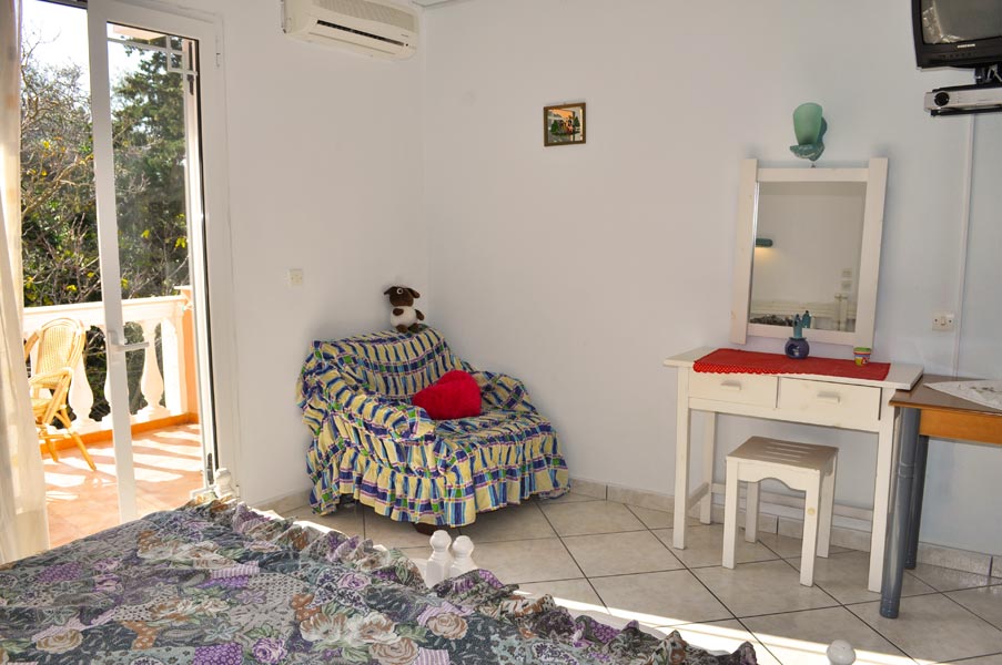 STUDIOS in the ground floor - Bedroom