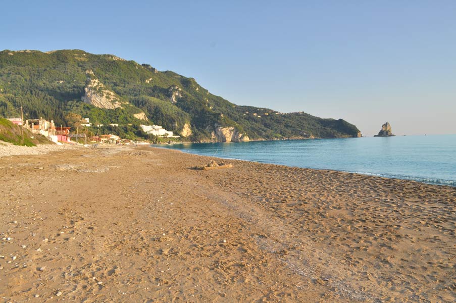 Beach in front of the houses to the South