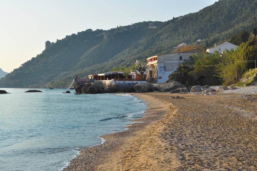 Beach in front of the houses to the north